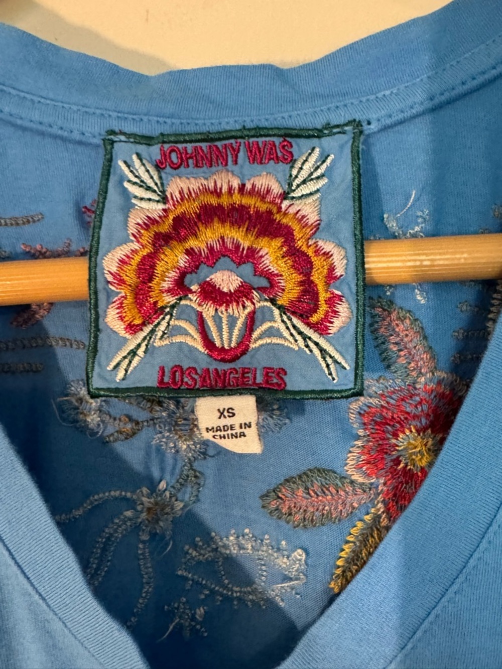 Johnny Was Lissa Flutter Sleeve Tee Blue Embroidered - Size XS - Picture 2 of 13